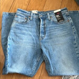 NWT - levis high rise 501 never worn - 29